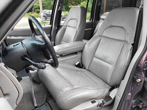 Ford Explorer 1997 4WD / Automaat / 4.0 V6 / Heas korras (1 foto / 9)