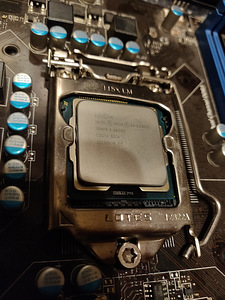 Xeon E3 1230v2 (~ i7 3770), 8GB DDR3 1600MHz, MSI B75MA-P45 (2 foto / 4)