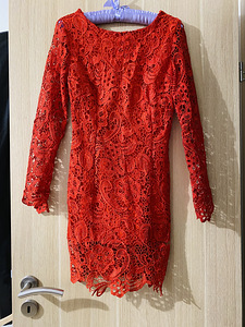 Эффектное ярко-красное роскошное кружевное мини-платье