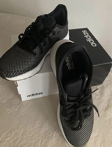 Adidas кроссовки (4 фото из 4)