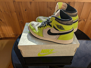 Nike Air Jordan 1 Retro High OG (3 фото из 4)