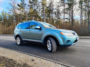 Mitsubishi outlander xl (4 foto / 9)