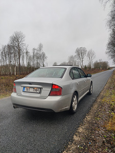 Subaru Legacy 2.0 manu (4 foto / 11)