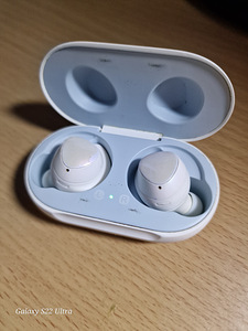 Samsung Galaxy buds (1 foto / 1)
