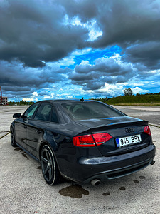 Audi a4 s-line 3.0 208kw 2010 (7 foto / 15)