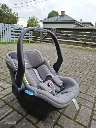 Komplekt 2 kärust ja turvatoolist