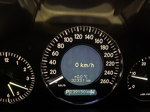 Mercedes-Benz E 270 130kw (7 foto / 7)