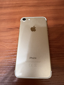 iPhone 7 (2 foto / 2)