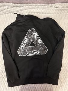 Palace худи (2 фото из 2)