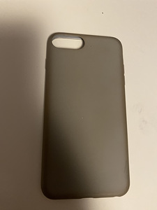 Продаются 2 чехла для телефона iPhone 8 Plus