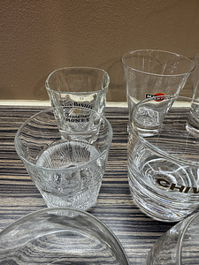 Collection of branded bar glasses (beer / whisky / shot glas (8 foto / 9)