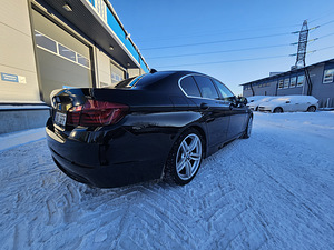 BMW F10 530. 2011 (7 foto / 13)