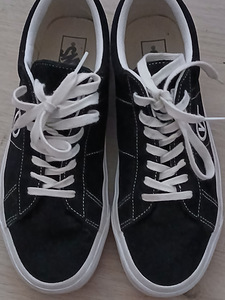 Продам кеды VANS (1 фото из 3)