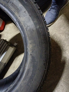 Продаются зимние шины Michelin 215/60/r17