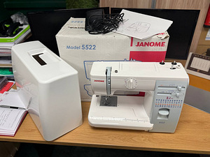 Elektromehaaniline õmblusmasin JANOME, mudel 5522 (2 foto / 4)