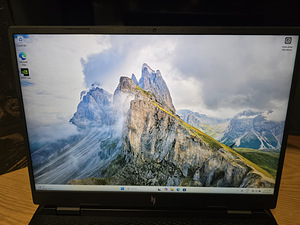Acer Nitro 16 AN16-41 – Ryzen 7 7735HS + RTX 4070 8 GB (3 foto / 8)