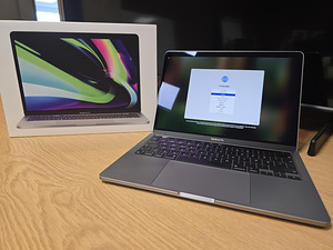 MacBook Pro 13" (2022) – M2, 8GB RAM, 256 GB SSD ( SWE ) (2 foto / 7)