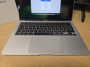 MacBook Air 13,3" Retina, M1, 2022, 256GB (2 foto / 5)