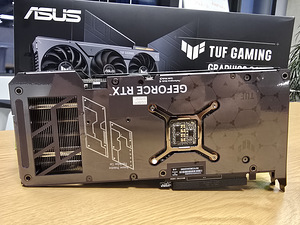 ASUS TUF Gaming GeForce RTX 4070 (3 foto / 4)