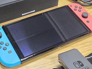 Nintendo Switch OLED (2021) 64 ГБ (2 фото из 2)