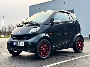 SMART FORTWO COUPE 0.7 TURBO 01.2027 - Swatch Mercedes Art (5 foto / 11)