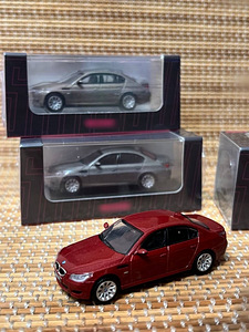 BMW 5 Series E60 M5 Մետաղական կոլեկցիոն մեքենայի մոդել 1/64 (4 լուսանկար / 10)