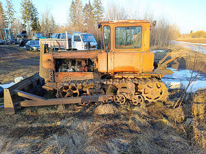 Müüa DT75 linttraktor sahaga. (3 foto / 6)