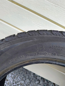 Nokian Hakkapeliitta 215/55/R16 (4 foto / 8)