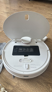 Робот-пылесос Xiaomi (2 фото из 3)