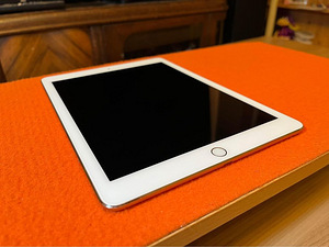 iPad Air 2 Gold 32gb wifi (6 foto / 10)