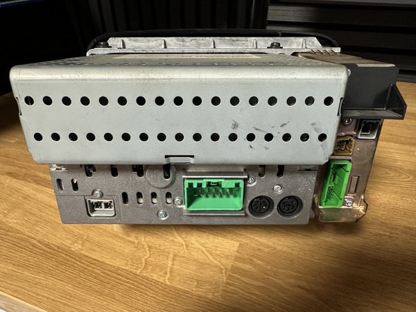 Volvo / Hu-801 Dolby Pro Logic магнитола