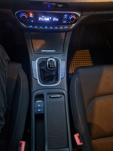 Hyundai i30 (13 foto / 15)