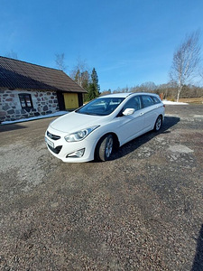 Hyndai i40 (2 foto / 10)
