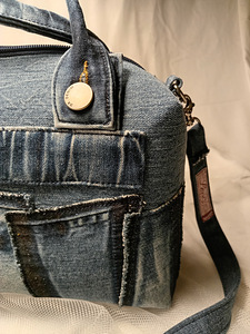 Denim handbag in the “Boro” style. 16 × 25 × 10 cm (5 foto / 10)