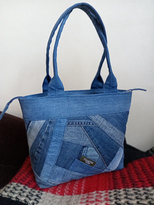 One-of-a-Kind Upcycled Denim Patchwork Tote (1 foto / 8)