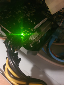 AMD Radeon R9 270 2GB (defektiga) (2 foto / 6)