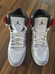 Müüa Nike Air Jordan s42 (2 foto / 3)