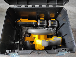 DeWalt DCS576T2; 54 В; Аккумулятор 2x6,0 Ач (6 фото из 7)