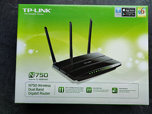 TP-LINK N750 ; TL-WDR4300 (4 foto / 4)