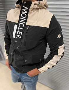Moncler куртка (1 фото из 1)