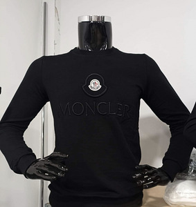 Moncler pusa (2 foto / 2)