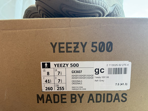 Yeezy 500 (41.5) (2 foto / 2)