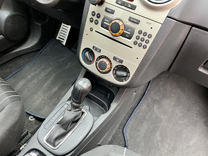 Opel Corsa 1.4 Enjoy ATM (8 foto / 10)
