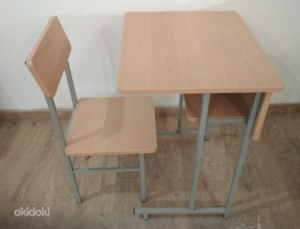 Աթոռներ ուսանողների համար