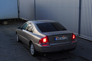 Volvo S60 2.5T AWD 2005 aasta mudel (5 foto / 14)