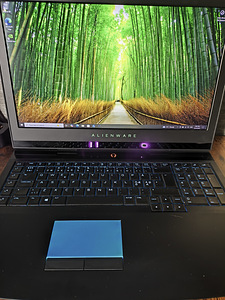 Alienware i7 8750h 1070 32 DDR4 "17 120hz (4 foto / 4)