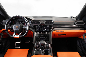 2022 LAMBORGHINI URUS (4 լուսանկար / 4)