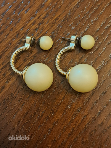 Сережки полумесяц лимонного и перламутрового цвета