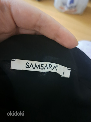 Սև գույնի բաց ուսերով բլուզ, քարերով կոճակներով (4)