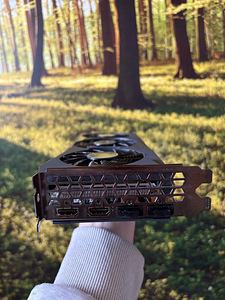 Gigabyte Radeon RX 6600 Eagle 8GB DDR6 (2 foto / 3)